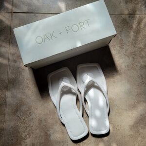 Oak + Fort White Sandals W7